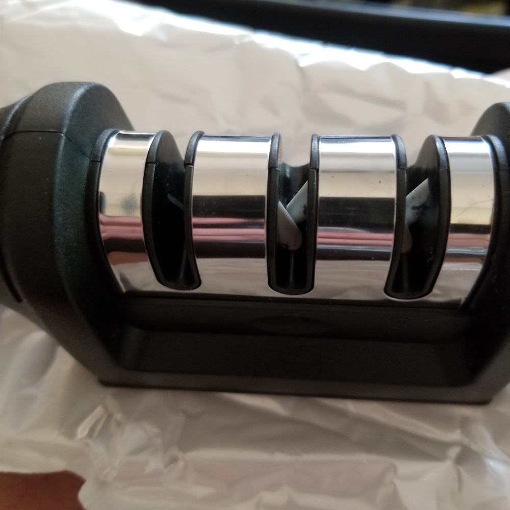 Knife sharpener
